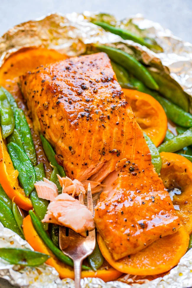 Lemon Garlic Salmon Foil Packets