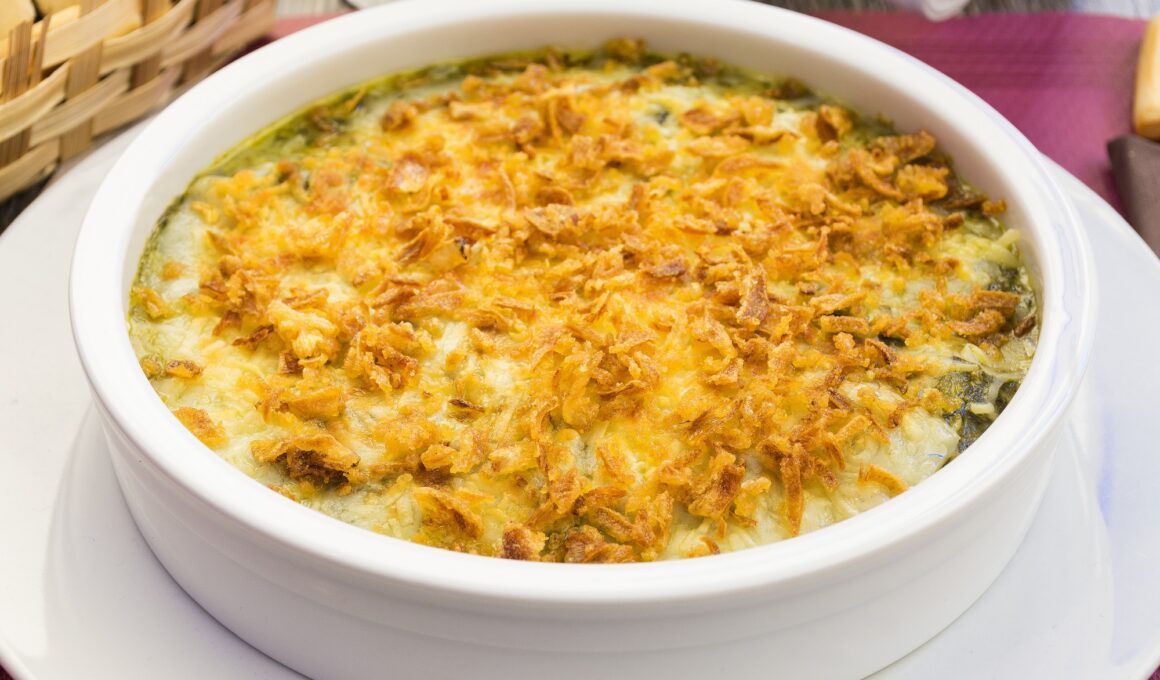 Casserole with spinach, cheese and crispy onion