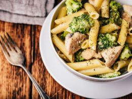 Pasta with chicken and broccoli